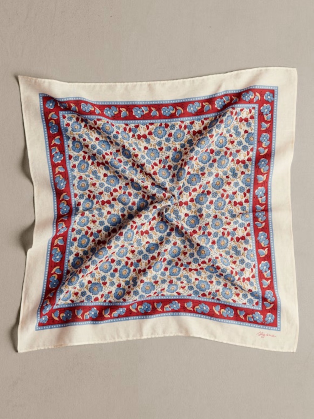 SEZANE GASTON SCARF. Creamy Red.